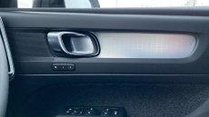 Volvo XC40 2.0 B3P Plus Black Edition 5dr Auto Petrol Estate